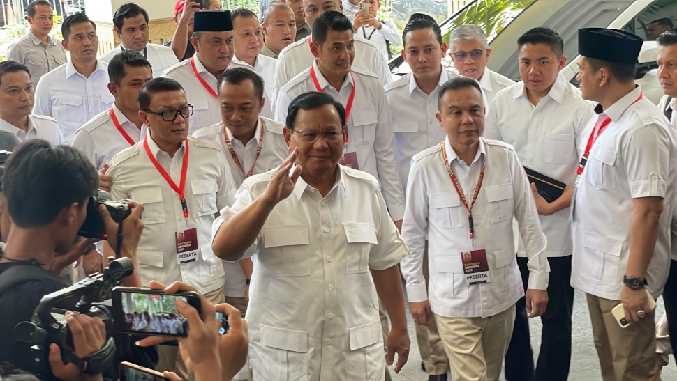 Capres Gerindra Prabowo Subianto saat menghadiri rencana Rapimnas Gerindra di tempat The Darmawangsa, Jaksel pada Senin (23/10/2023). [Suara.com/Novian]