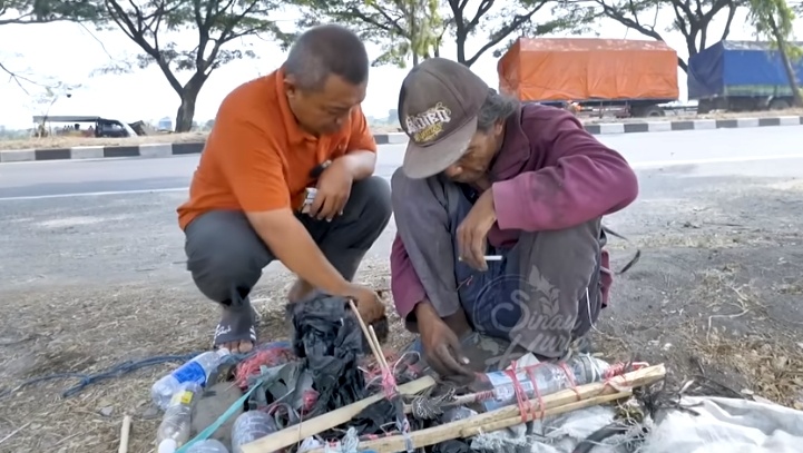 Profil Enuh Nugraha, lulusan ITB yang jadi gelandangan gegara cinta. (youtube/Sinau Hurip)