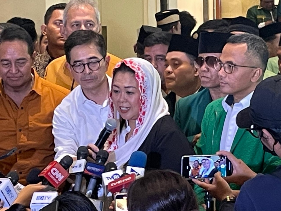 Putri Presiden ke-4 RI Abdurrahman Wahid alias Gus Dur, Yenny Wahid akan menjadi Dewan Penasihat Tim Pemenangan Nasional (TPN) Ganjar Pranowo-Mahfud MD. (Suara.com/Bagaskara)