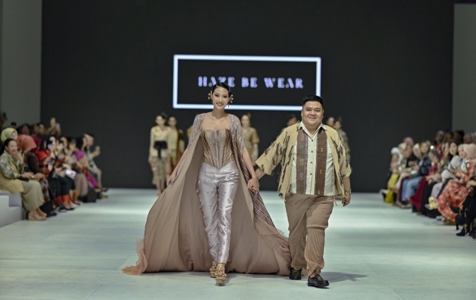 Patricia Gouw di Runway Jakarta Fashion Week 2024. (Dini/Suara.com)