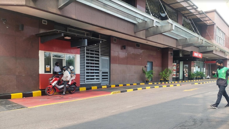 Suasana di McDonalds Indonesia. (Suara.com/Lilis Varwati)