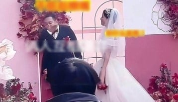 Pengantin muntah di pelaminan (Eva.vn)