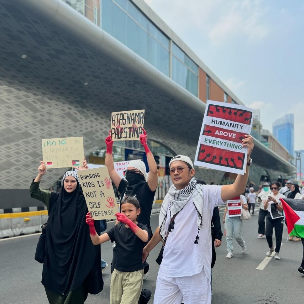 Artis Ikut Aksi Bela Palestina di Monas. (Instagram/hanungbramantyo)