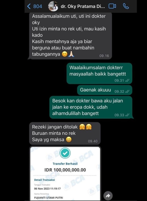 Tangkap layar chat Fuji dengan dokter Oky. [Instagram]