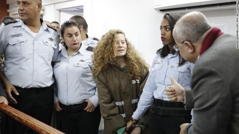 Ahed Tamimi. (Dok. Twitter/my_adhd_diaries)