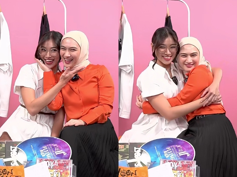 Pose kiyowo Shani dan Melody saat sesi Shopee Live Streaming Grand Launching JKT48 Official Store. Sumber: Screenshot Shopee Live JKT48 Official Store, Senin (6/11/2023).