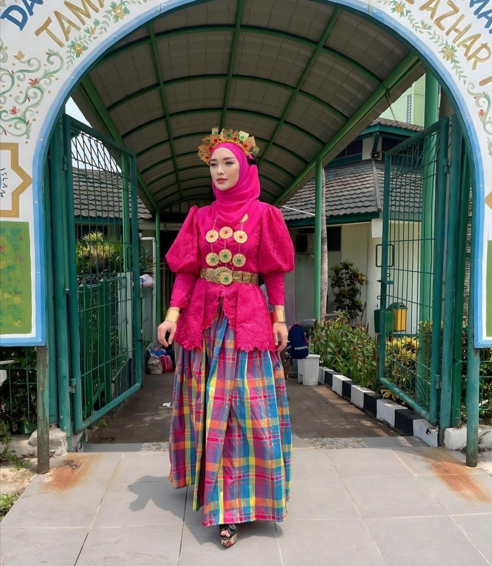 OOTD Zaskia Gotik Kenakan Hijab (Instagram)