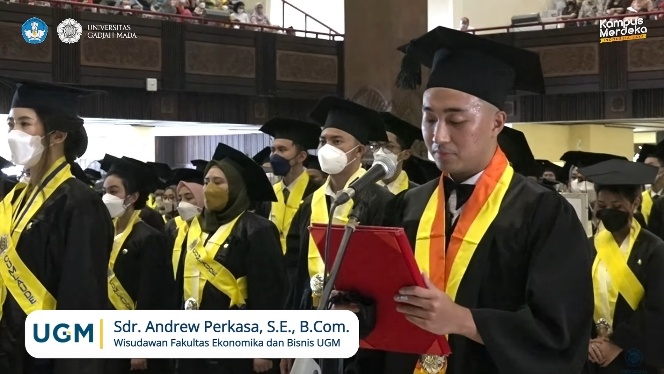 Andrew Perkasa, anak ketiga Andika Perkasa wisuda di UGM (YouTube)