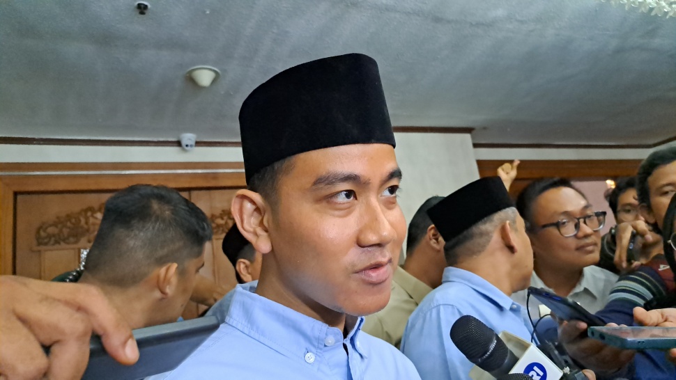 Cawapres Gibran Rakabuming Raka hadir dalam deklarasi dukungan dari Pergerakan Perempuan Muda Nahdliyin (Perdana) untuk Prabowo-Gibran di Grand Sahid Jaya, Jakarta Pusat, Rabu (6/12/2023). [Suara.com/Fakhri]