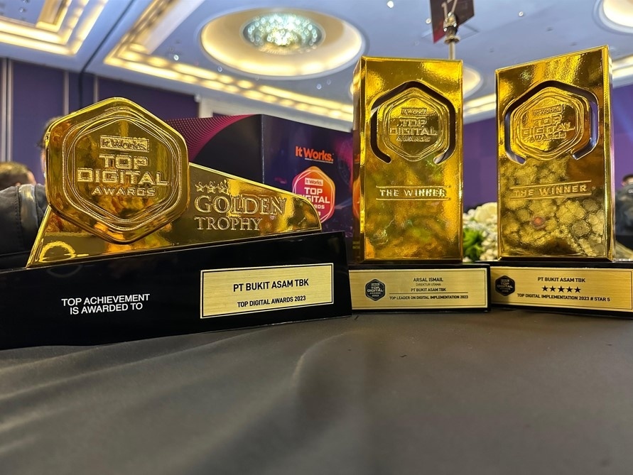 PT Bukit Asam Tbk berhasil meraih tiga penghargaan sekaligus di  Top Digital Awards 2023. (Dok: Bukit Asam)