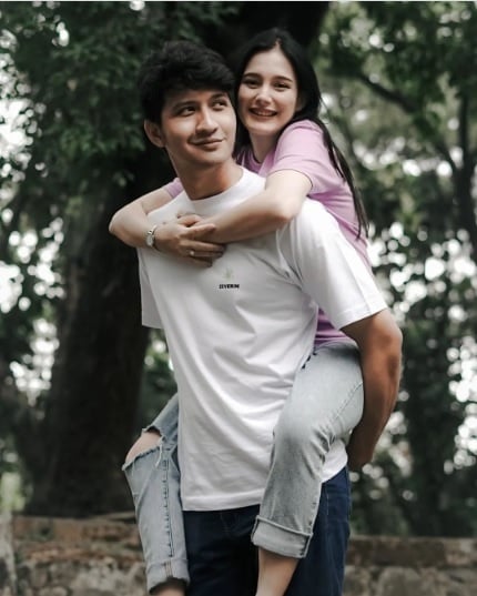 Potret Romantis Aditya Zoni dan Yasmine Ow. (Instagram/@real_aditya1)