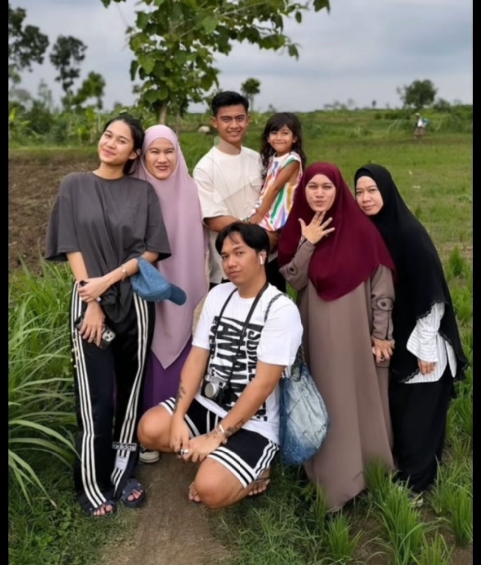 Outfit Azizah Salsha Saat ke Sawah Capai Ratusan Juta! (Instagram)