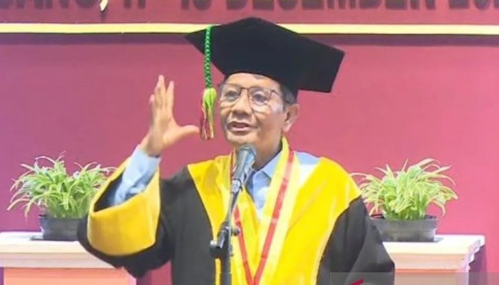 Menko Polhukam Mahfud MD di Universitas Negeri Padang. [Antara]