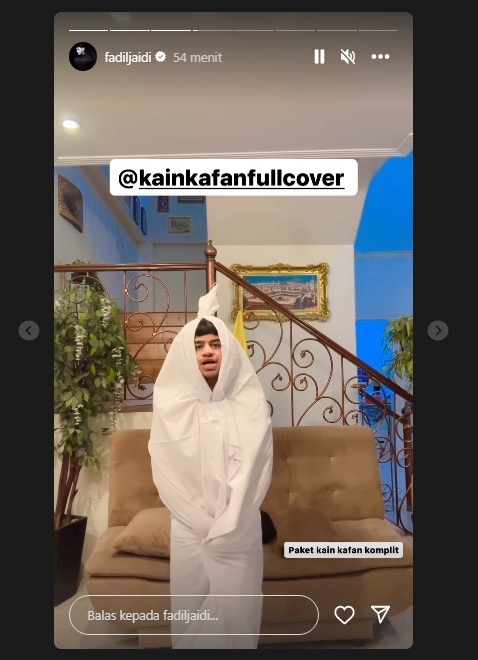 Fadil Jaidi promosikam kain kafan [Instagram]