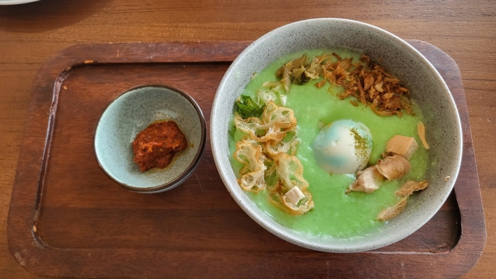 Bubur Moringa di Restoran Teras Oceanarium by Plataran (Suara.com/Dinda Rachmawati)