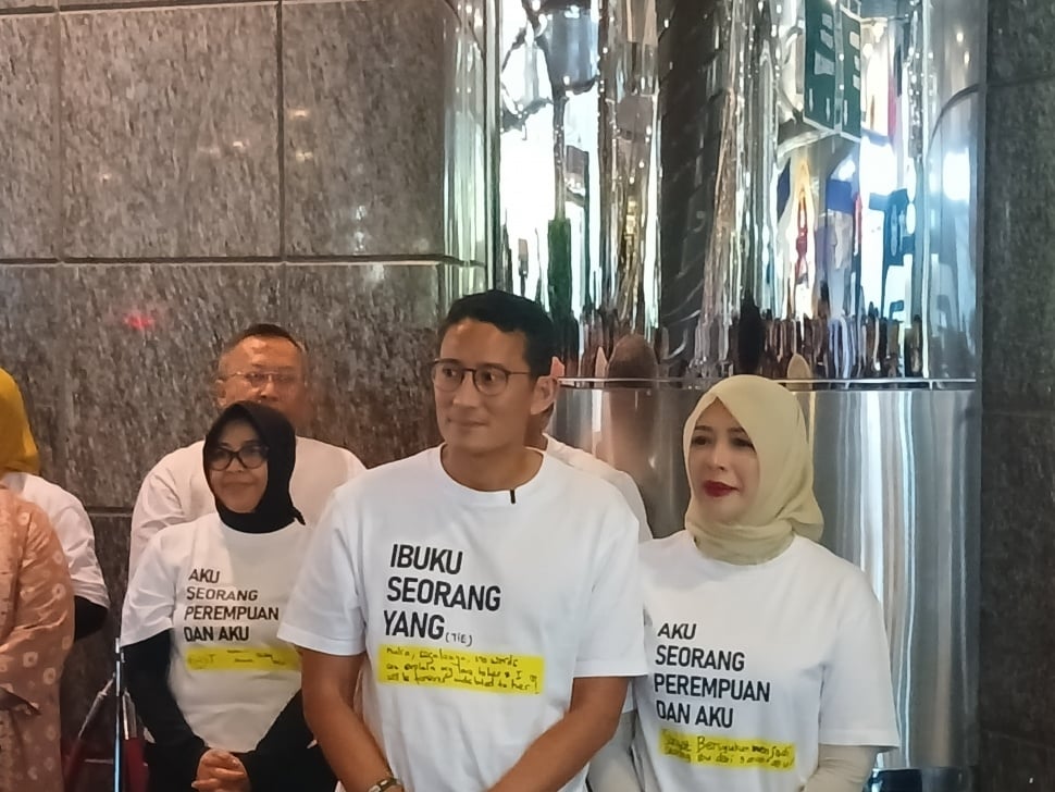 Sandiaga Uno di Gedung Sapta Pesona, Kemenparekraf, Rabu (20/12/2023). (Suara.com/Fajar Ramadhan)