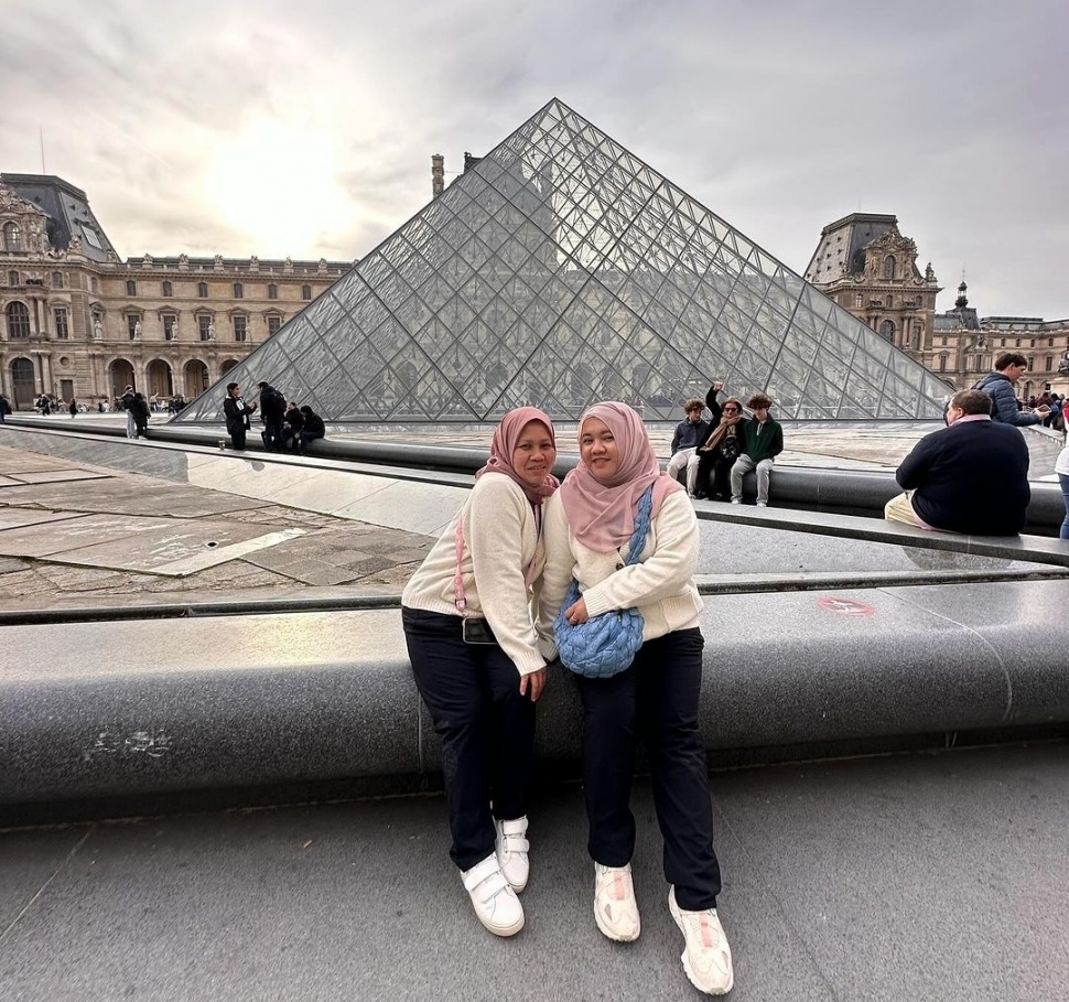 Mbak Lala dan Sus Rini Liburan ke Paris (Instagram)