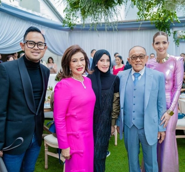 Potret Perayaan Pernikahan Emas Mertua Nia Ramadhani di Amerika. (Instagram/@ramadhaniabakrie)