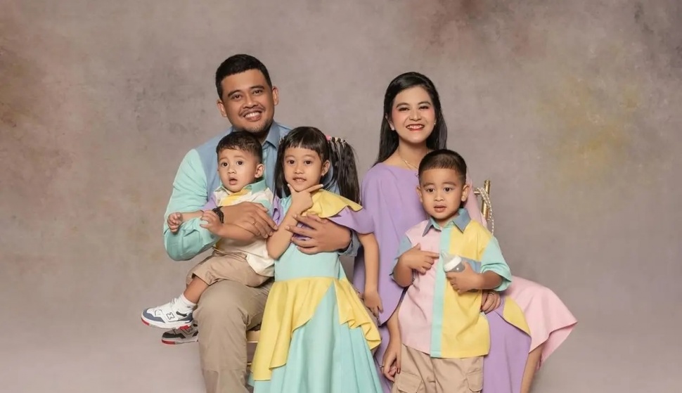 Foto Keluarga Kahiyang Ayu dan Bobby Nasution. (Instagram/@ayanggkahiyang)
