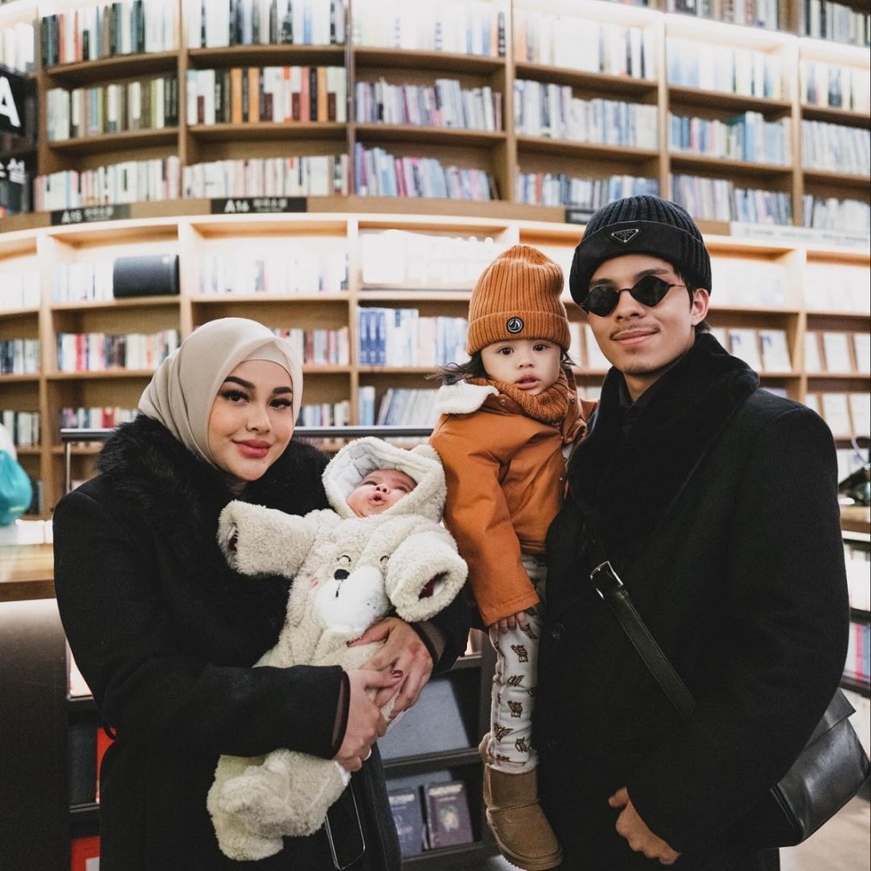 Atta Halilintar dan Aurel Hermansyah serta Ameena dan Azura [Instagram/@attahalilintar]