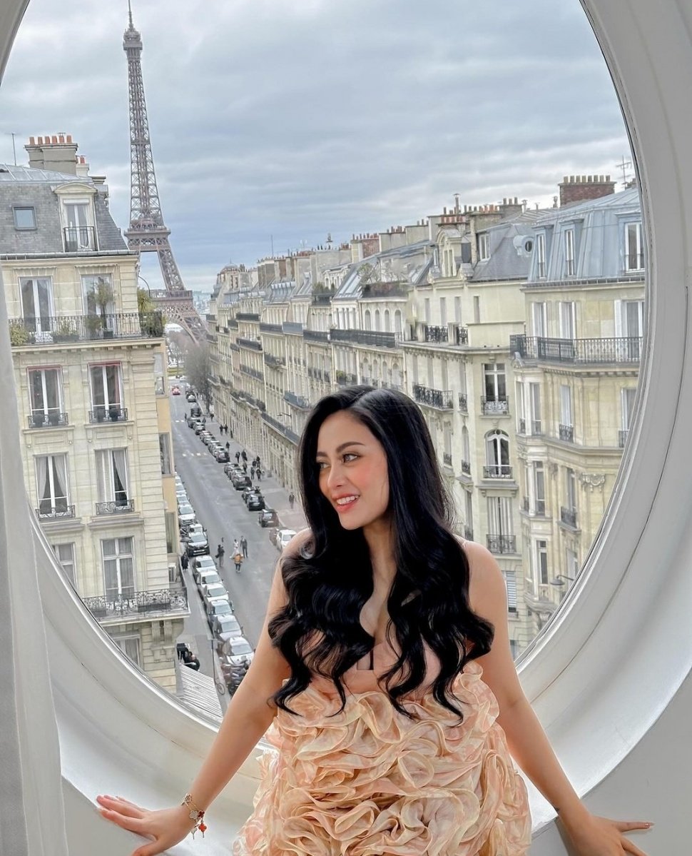 OOTD Rachel Vennya di Paris (Instagram)