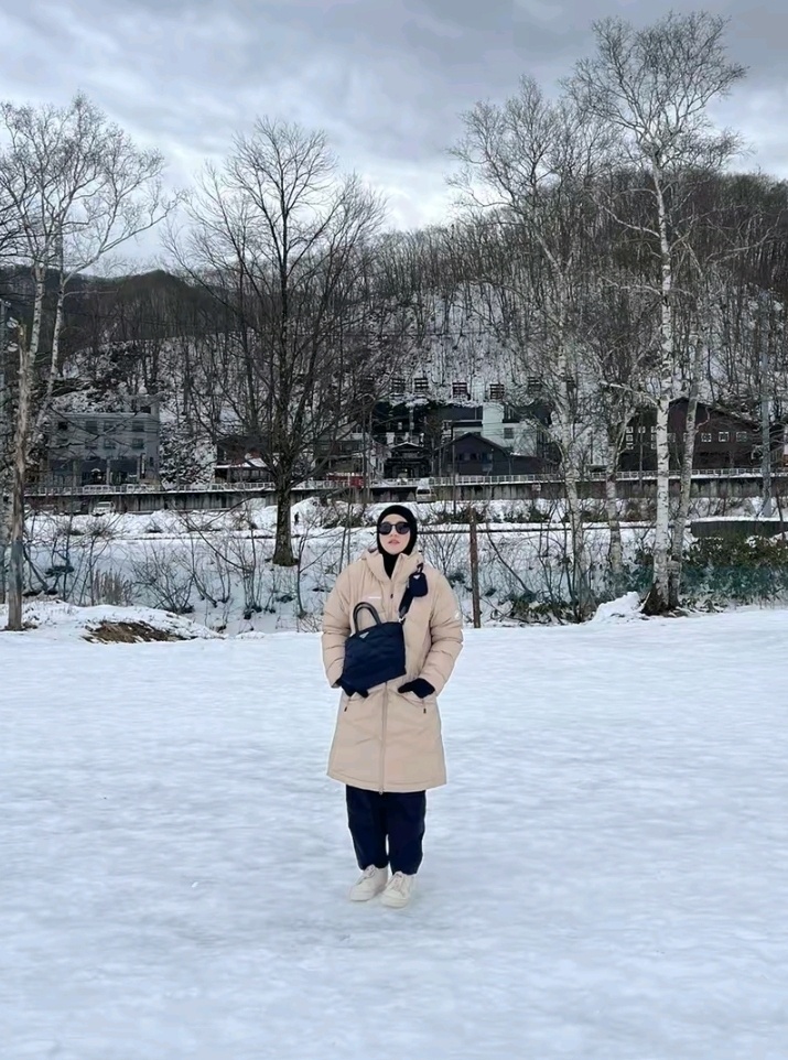 OOTD Natasha Rizki Saat Liburan ke Jepang (TikTok)