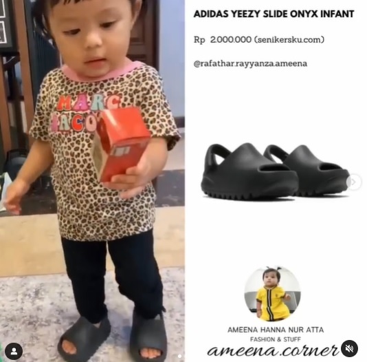 Ameena Pakai Sepatu Mewah. (Instagram/@ameena.corner)