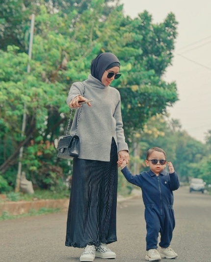 OOTD Hijab Lesti Kejora. (Instagram/@lestikejora)