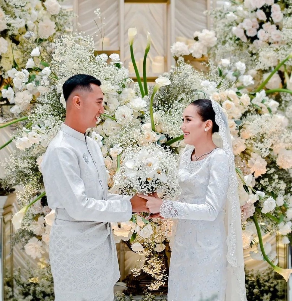 Ayu Ting Ting dan Muhammad Fardana. [Instagram @thebridestory]