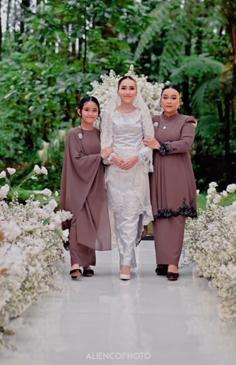 Potret Bilqis Khumairah Razak di Lamaran Ayu Ting Ting (Instagram)