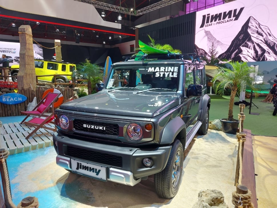 Suzuki Jimny 5 Pintu di Pameran Otomotif IIMS 2024. (SUARA.COM/Manuel Jeghesta)