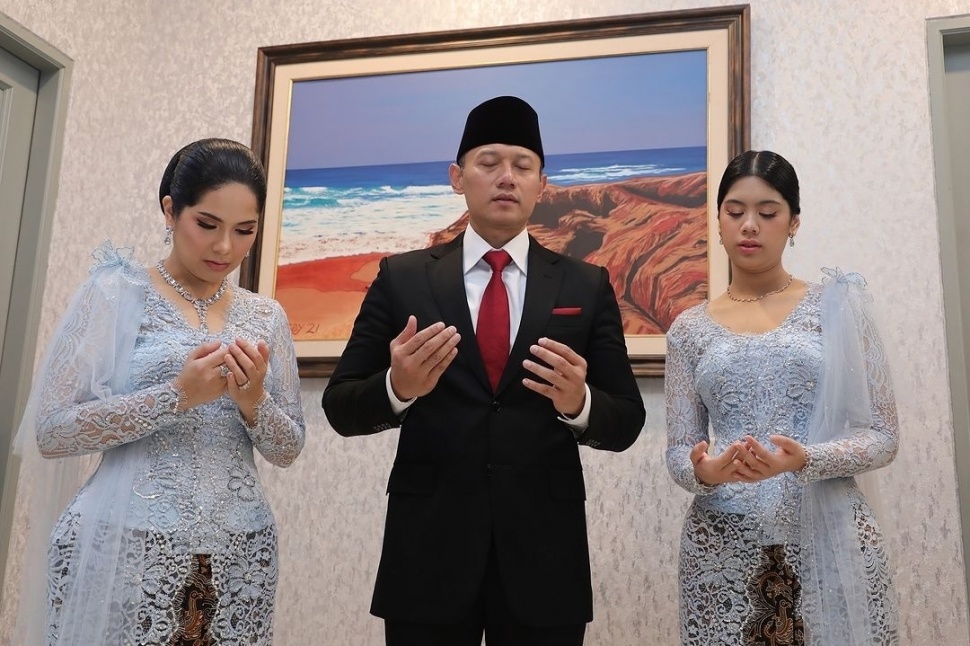 AHY Saat Menjadi Menteri ATR Bersama Annisa Pohan dan Putrinya Almira (Instagram/AHY)