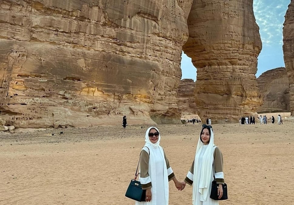 Potret Nikita Willy di Al Ula Usai Umroh (Instagram)