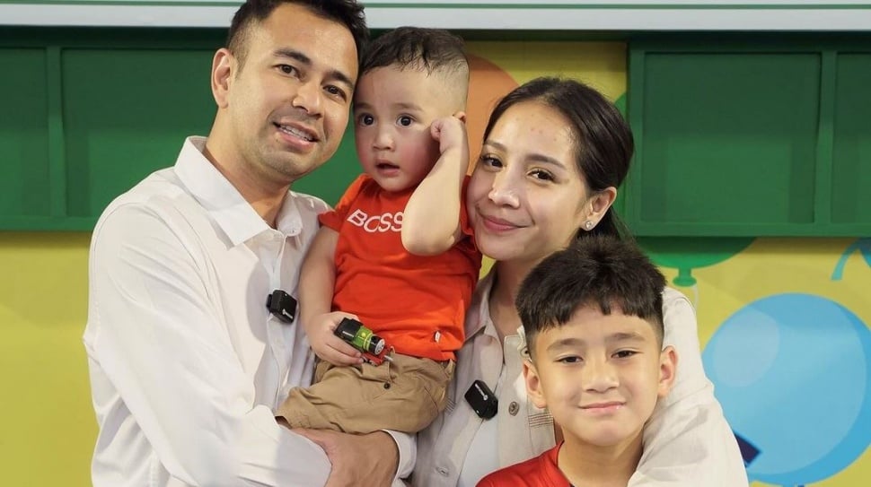 Raffi Ahmad, Rayyanza, Nagita Slavina, dan Rafathar. (Instagram/tercipungcipung)