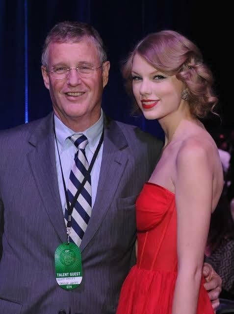 Taylor Swift dan ayahnya, Scott Swift (Facebook)