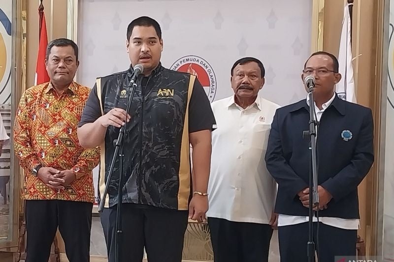 Menteri Pemuda dan Olahraga Dito Ariotedjo memberikan keterangan dalam konferensi pers di Jakarta, Kamis (29/2/2024). (ANTARA/Aloysius Lewokeda)