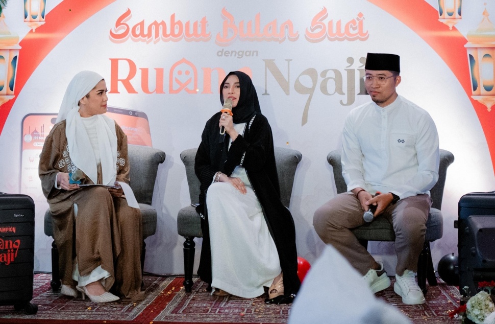 Founder Ruang Ngaji, Shandy Purnamasari saat konferensi pers 