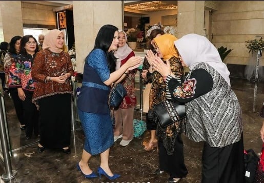 Annisa Pohan di rapat Ikatan Istri Karyawan dan Karyawati ATR/BPN. (Instagram)