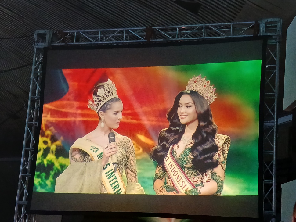 Puteri Indonesia 2024 dan Miss International 2023. (Suara.com/Fajar Ramadhan)