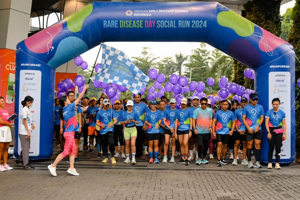 Merayakan Hari Penyakit Langka Sedunia 2024 (World Rare Disease Day), Yayasan Mucopolly Sacharidosis (MPS) dan Penyakit Langka Indonesia menggelar acara lari dan jalan bersama di area Car Free Day FX Sudirman, Jakarta, Minggu (10/3/2024) dalam upaya menggaungkan kesadaran, pemahaman dan dukungan terhadap penyakit langka yang mempengaruhi kehidupan banyak orang di seluruh dunia, terutama di Indonesia. (Foto: Istimewa)