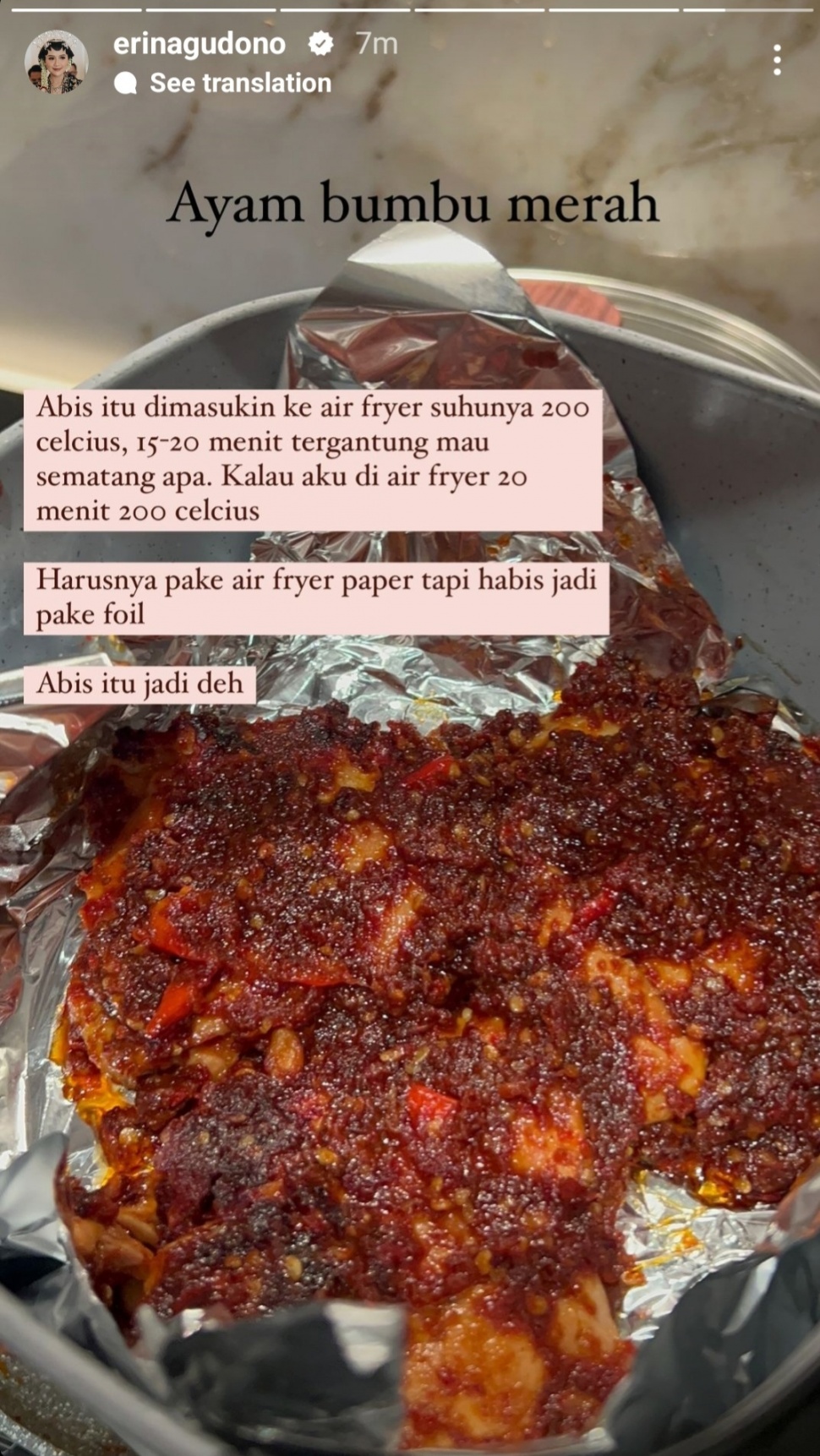 Resep Ayam Bumbu Merah ala Erina Gudono yang Jadi Menu Favorit Kaesang Pangarep. (Dok. Instagram/Erina Gudono)
