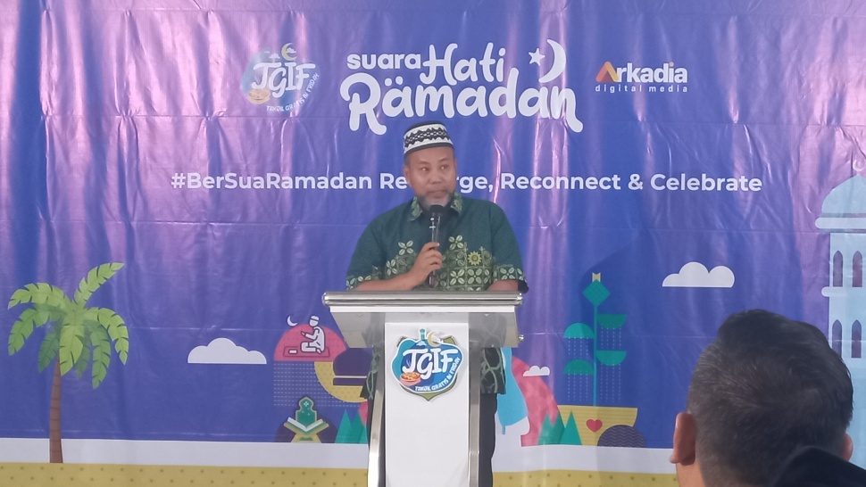 Ketua Muhammadiyah Cabang Rawamangun Pulogadung, Welly Sakti Pasaribu saat memberikan sambutan acara TGIF Suara.com di Aula Kompleks Perguruan Muhammadiyah Rawamangun, Jakarta Pusat, Jumat (22/3/2024). (Suara.com/Dini Afrianti Efendi) 