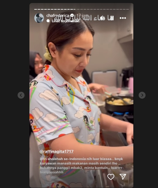 Nagita Slavina di dapur. (Instagram/@chafrederica)