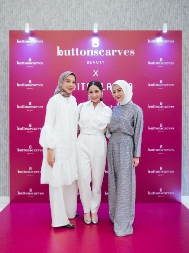 Buttonscarves Beauty dan Nagita Slavina. (Dok: Istimewa)