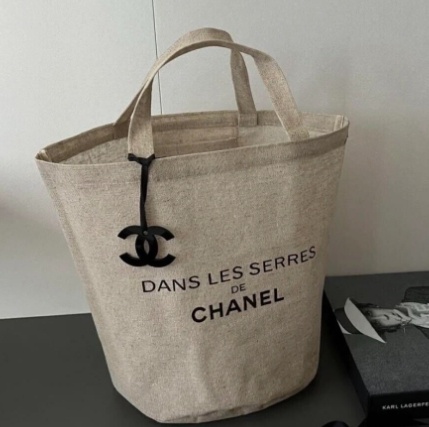 Totebag Chanel. (eBay)