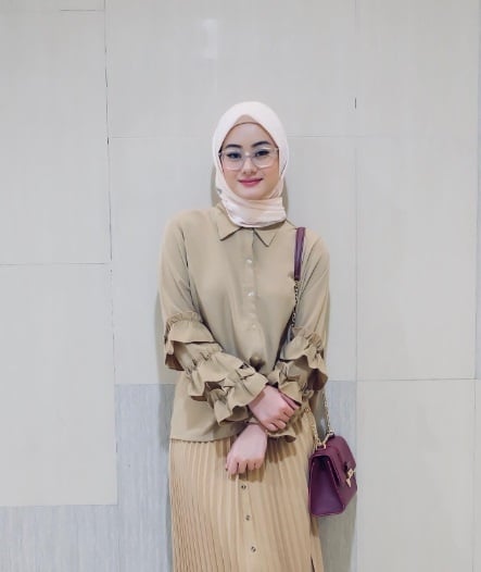 OOTD Rok Panjang ala Dinda Hauw. (Instagram/@dindahw)