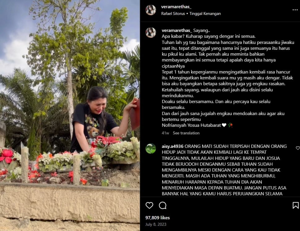 Momen Vera Simanjuntak ziarah ke makam Brigadir J (Instagram/veramarethas_)