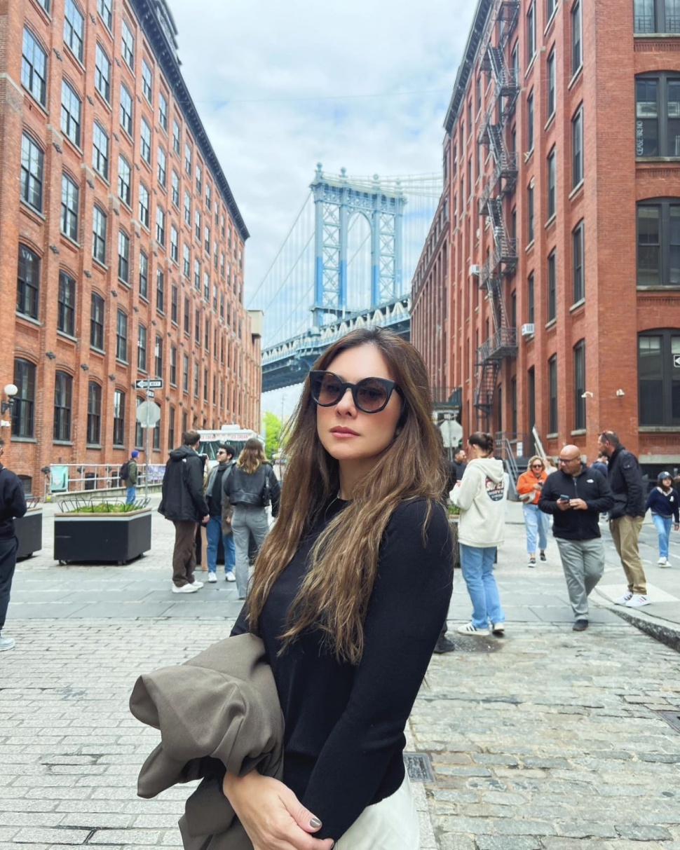 Potret Wulan Guritno jalan-jalan di new york. [Instagram @wulanguritno]