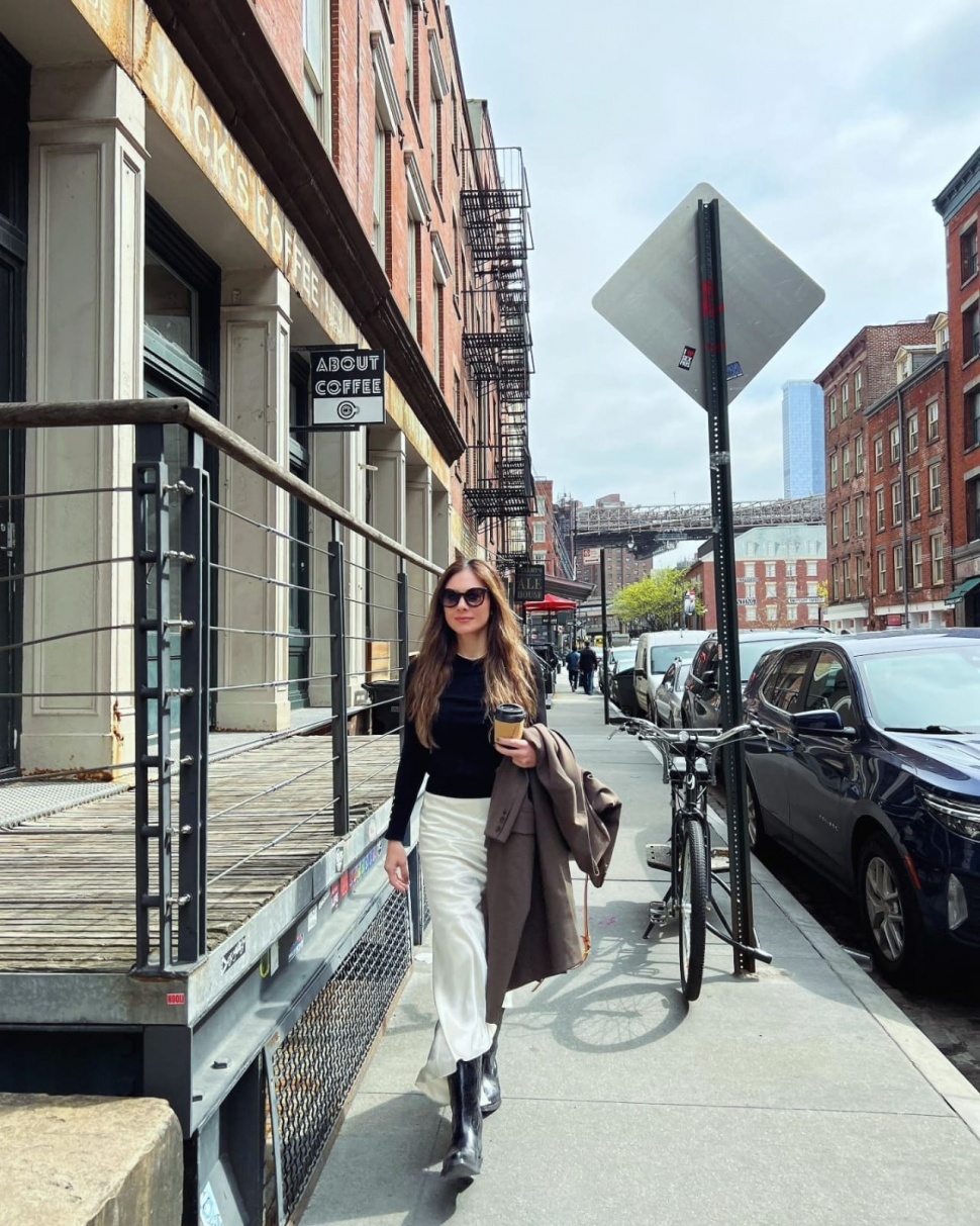 Potret Wulan Guritno jalan-jalan di new york. [Instagram @wulanguritno]