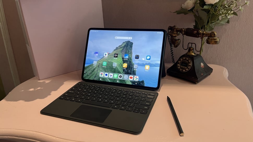 Tablet Xiaomi Pad 6S Pro resmi meluncur ke Indonesia pada Kamis (2/5/2024). [Suara.com/Dicky Prastya]